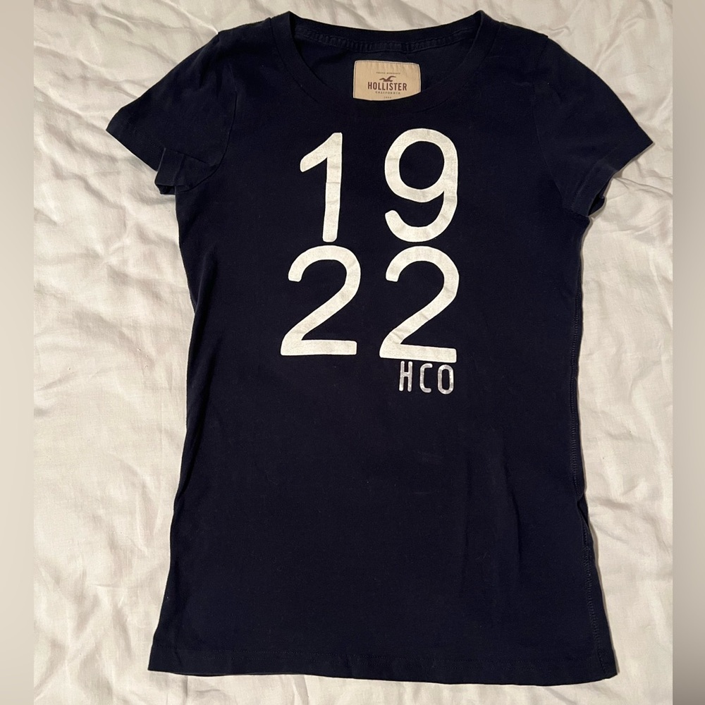 Navy blue Hollister soft tshirt